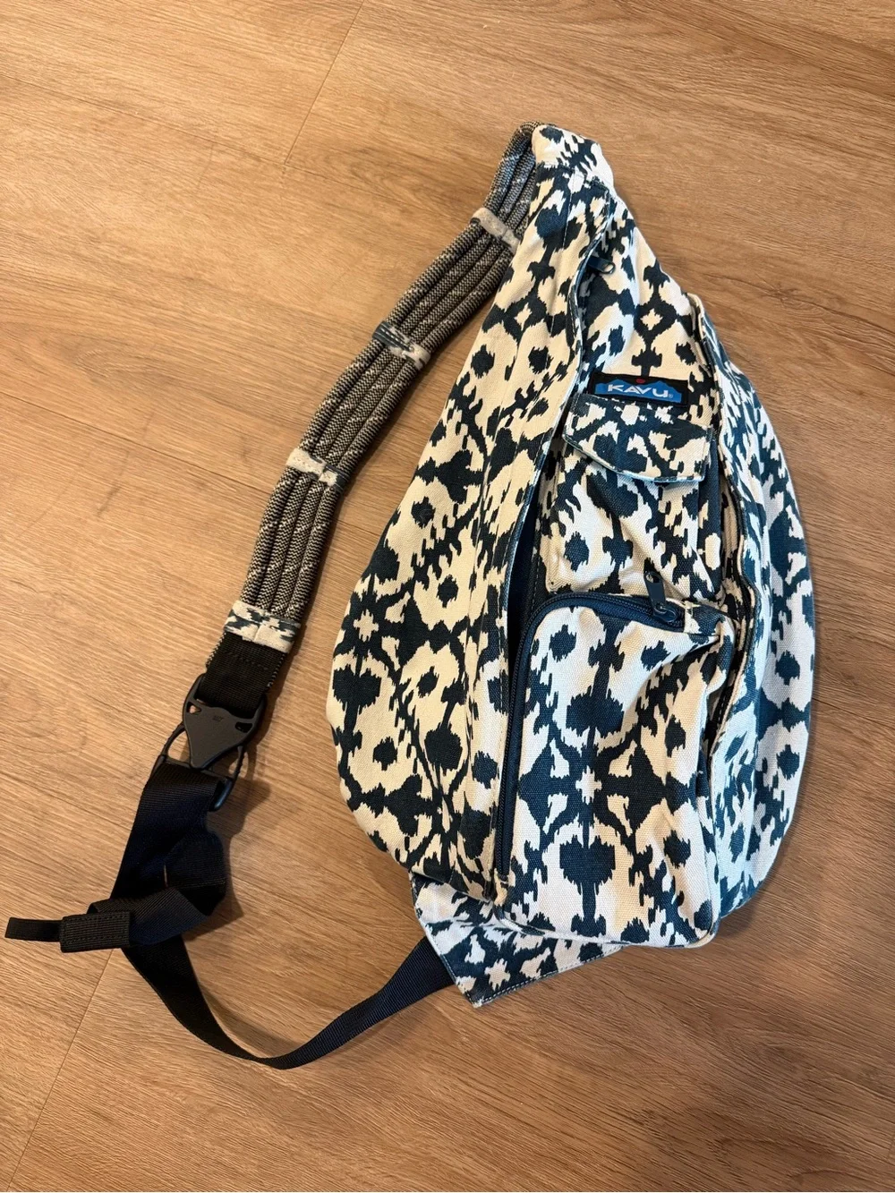 Kavu Cream & Navy Patterned Sling Pack